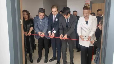 Atatürk İlkokulu'nda Hınıs'ta modern bir kütüphane açıldı. Açılışa Kaymakam, Belediye