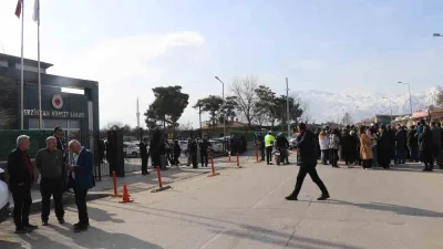 Erzincan’ın İliç ilçesinde altın madeninde heyelan sonucu 9 işçi öldü.