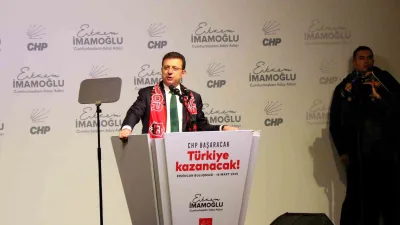 İstanbul Büyükşehir Belediye Başkanı Ekrem İmamoğlu, Erzincan ziyareti sırasında ön