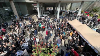 Trabzon'da vatandaşlar, Ortahisar Belediyesi Nikah Salonu'nda Cumhurbaşkanı adayı Ekrem İmamoğlu'na