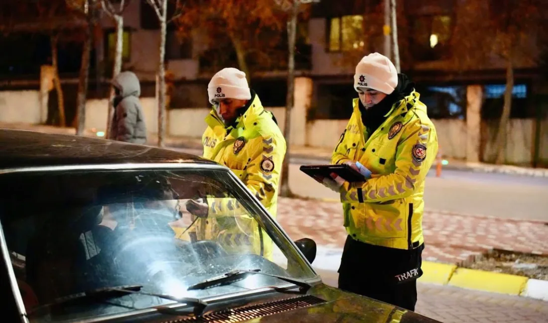 Isparta'da yapılan dört günlük polis denetimlerinde 27 bin 763 kişi