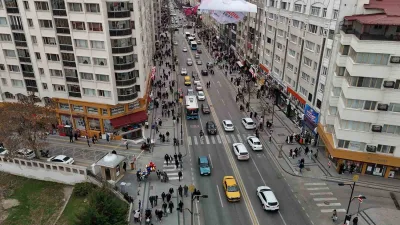 Ramazan Bayramı'nın gelmesiyle birlikte Sivaslılar memleketlerine yoğun bir akın gerçekleştirdi.