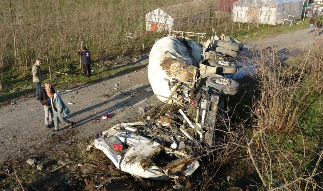 Ordu'da meydana gelen trafik kazasında, beton yüklü mikser kontrolden çıkarak