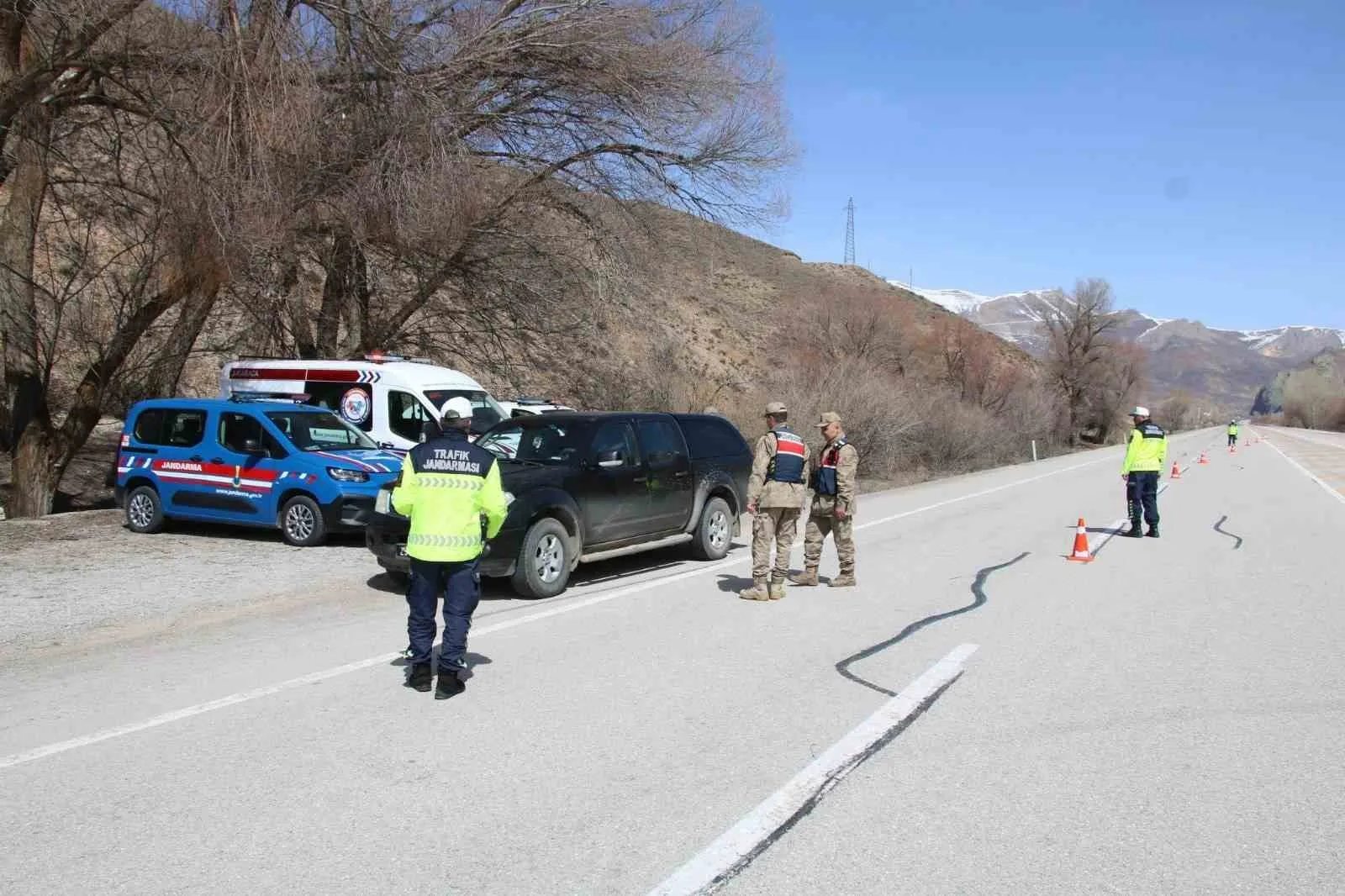 Erzurum İl Jandarma Komutanlığı, Ramazan Bayramı süresince güvenlik tedbirlerini arttırarak