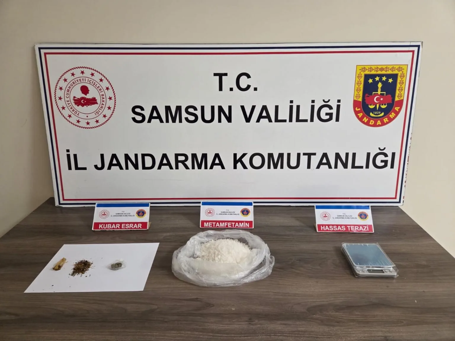 Samsun'un Terme ve Canik ilçelerinde jandarma tarafından yapılan operasyonlarda M.A.