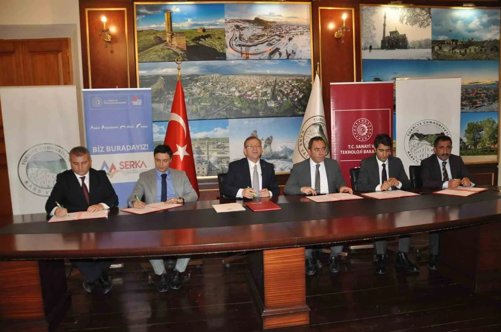Kars'ta 16 milyon TL'lik projelerin sözleşmesi imzalandı. Vali Ziya Polat