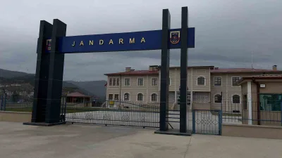 Kastamonu’nun Tosya ilçesinde, 12 yıl hapis cezasıyla aranan şahıs jandarma