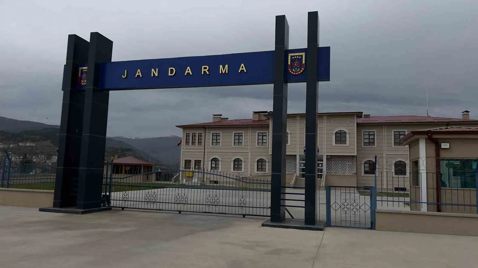 Kastamonu’nun Tosya ilçesinde, 12 yıl hapis cezasıyla aranan şahıs jandarma