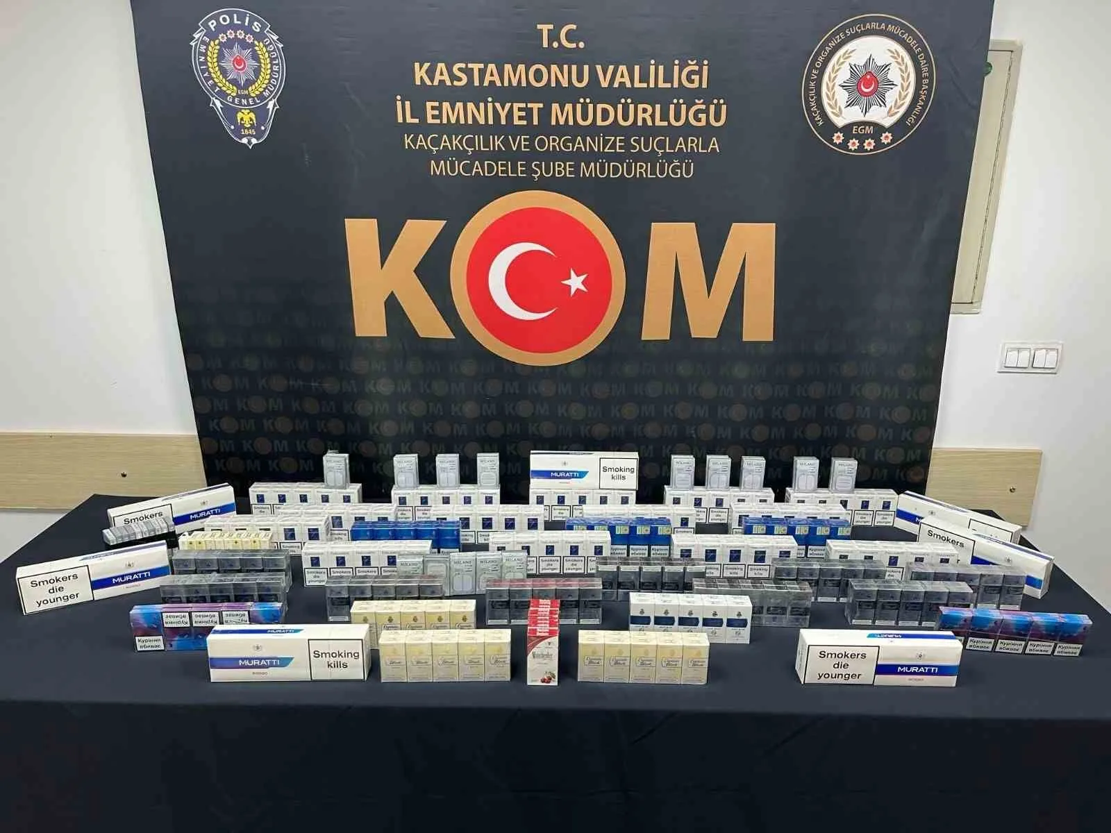 Kastamonu'da polis ekipleri 1 kişiyi yakalayarak 448 paket gümrük kaçağı