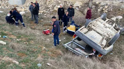 Taşköprü'de meydana gelen kazada Hüseyin E. yönetimindeki otomobil şarampole yuvarlandı,