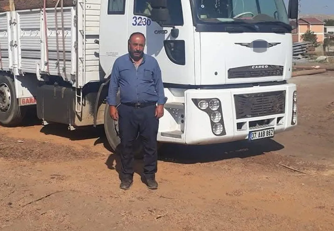 Kastamonu'da traktör devrilerek altında kalan Haşim Sarıalioğlu hayatını kaybetti. Cenazesi