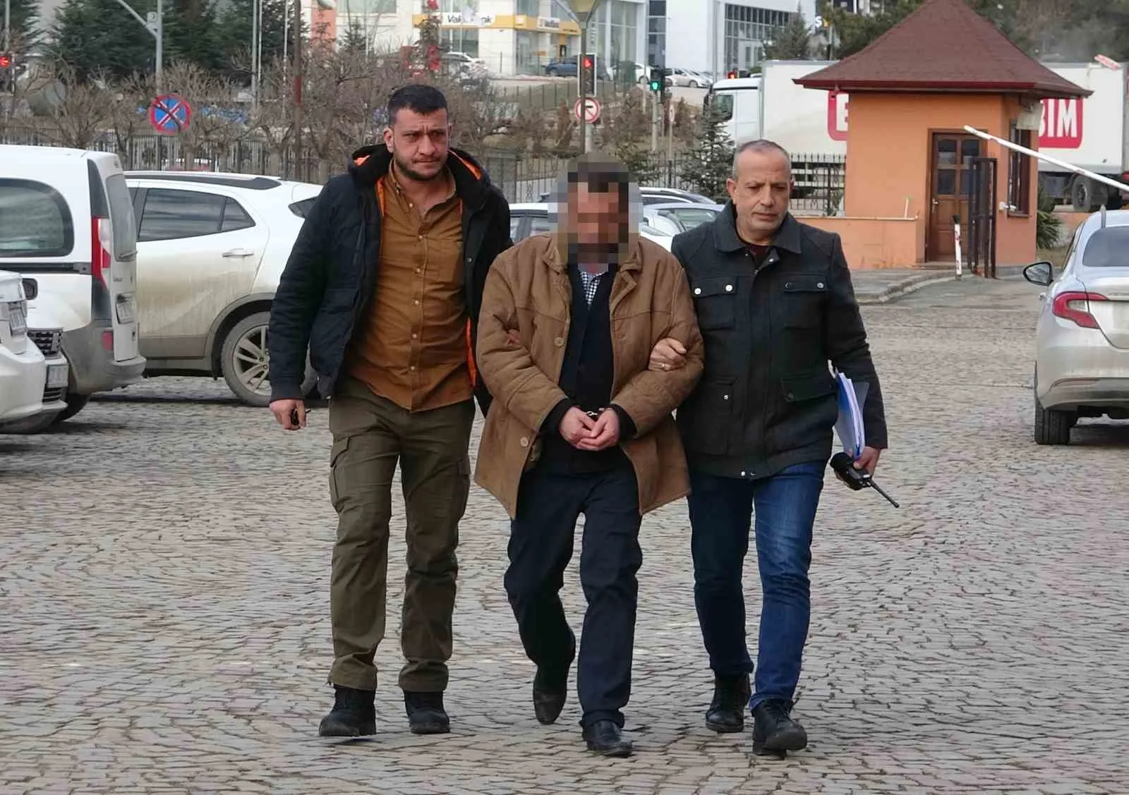 Kastamonu'da yeğeni bıçaklayarak öldüren emekli polis memuru 18 yıl hapis