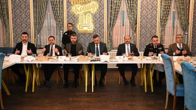 Erzurum Valisi Mustafa Çiftçi, Kerküklü öğrencilerle iftar programında buluştu. İl