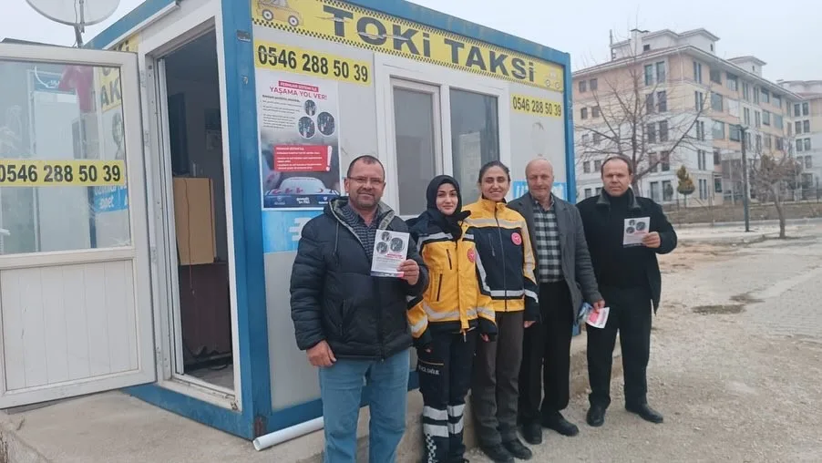 Kırklareli Sağlık Müdürlüğü, fermuar sisteminin önemini vurgulamak için sürücülere bilgilendirici