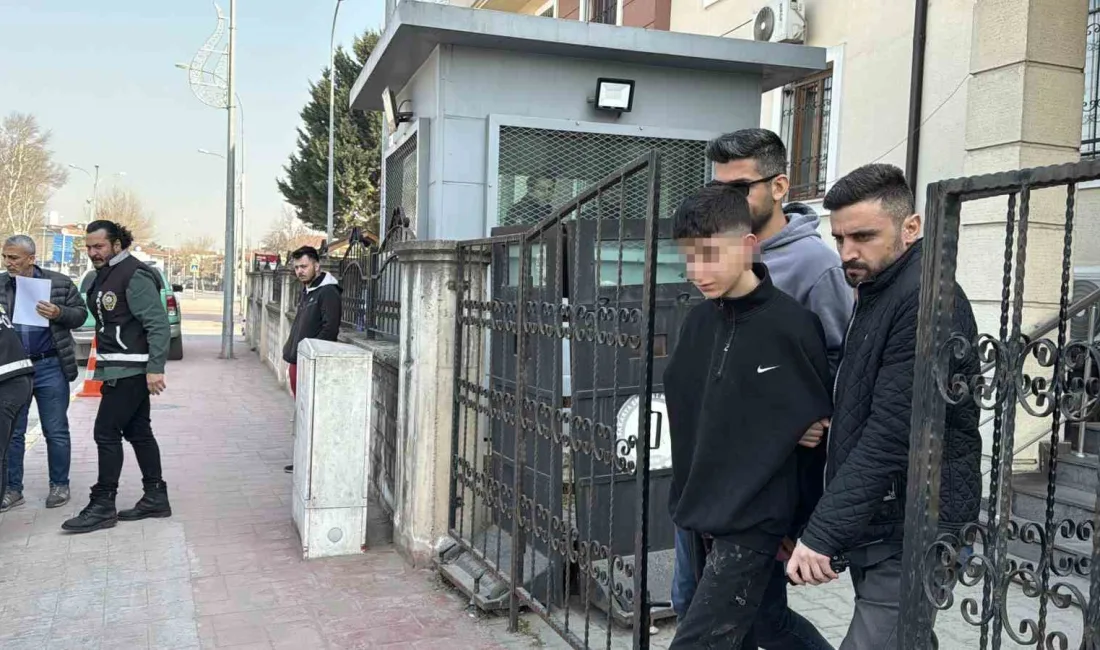 16 yaşındaki O.C.Ş., Adapazarı’nda alacak-verecek meselesi yüzünden komşusu Fatih Tunç’u