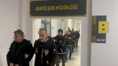 Kocaeli'de araç parkı nedeniyle yaşanan kavgada komşusunu öldüren şüpheli ve