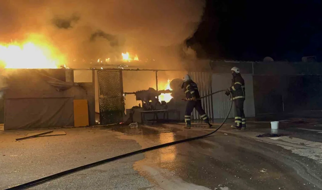 Adıyaman'da konteyner kentte çıkan yangın itfaiye ekiplerinin müdahalesiyle kontrol altına