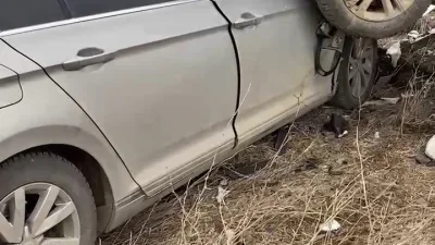 Erzurum'da trafik kazasında otomobil park halindeki araca çarptı, 2 kişi