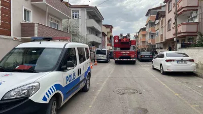 Kocaeli'nin Körfez ilçesindeki bir apartmanda çıkan yangın akvaryumun elektrik tesisatından