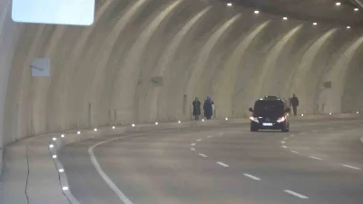 Çukurçayır mahallesi sakinleri, Trabzon'daki Çukurçayır Tüneli'nde bariyer olmamasından endişe duyarak