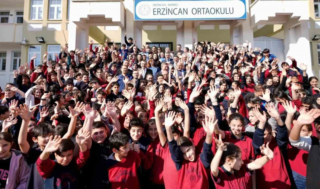 Milli Eğitim Bakanı Yusuf Tekin, Erzincan ziyaretinde Vali, milletvekili ve