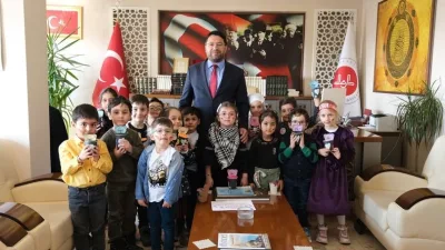 Erzincan'da Muhammediye Camii'nde 4-6 yaş Kur'an Kursu öğrencileri, Filistin'e yardım