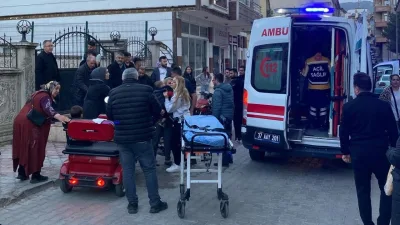 Kastamonu'nun Tosya ilçesinde motosiklet ile otomobilin kafa kafaya çarpışması sonucu