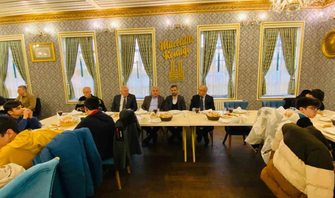 Erzurum'da Necmettin Erbakan Fen Lisesi öğrencileri, Müceldili Konağı'nda iftar yemeğinde