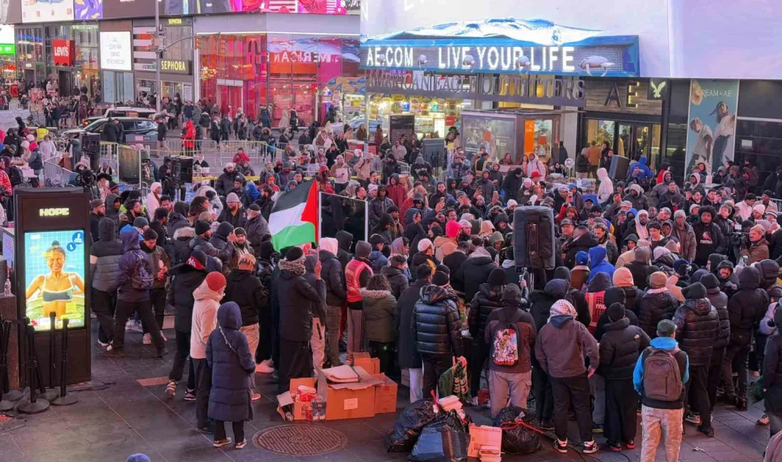 New York'un Times Meydanı'nda Ramazan ayı coşkusu yaşandı. Binlerce Müslümanın