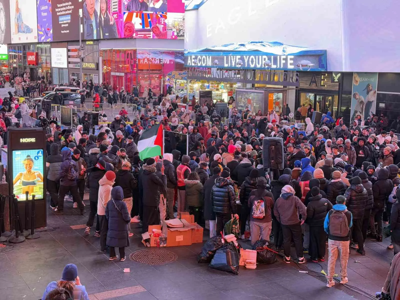 New York'un Times Meydanı'nda Ramazan ayı coşkusu yaşandı. Binlerce Müslümanın