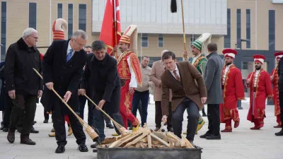 Erzincan'da kar yağışı ve soğuk hava etkili oldu. Üniversitede Nevruz