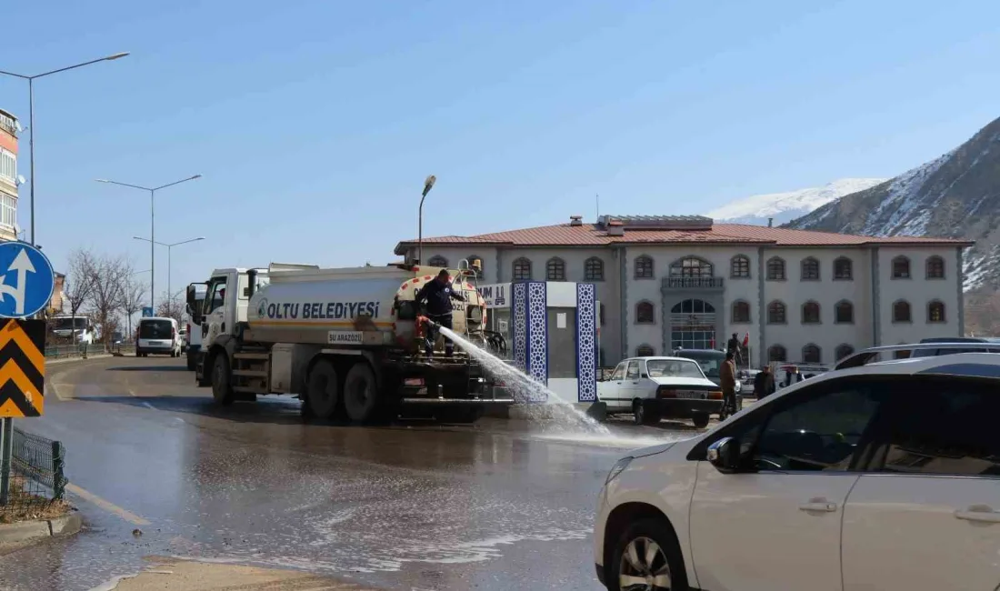 Oltu Belediyesi, ilçedeki caddelerde bahar temizliği için kapsamlı bir çalışma