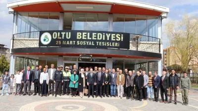 Erzurum'un Oltu ilçesinde Ramazan Bayramı'nda geleneksel bayramlaşma programı düzenlendi. Protokol