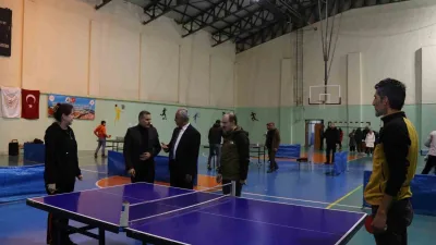 Oltu'nun kurtuluş etkinlikleri kapsamında düzenlenen masa tenisi turnuvası büyük ilgi