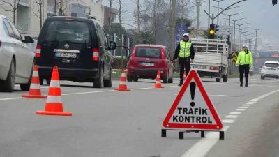 Ordu’da yapılan polis denetimlerinde bir haçada 12 bin 589 araç