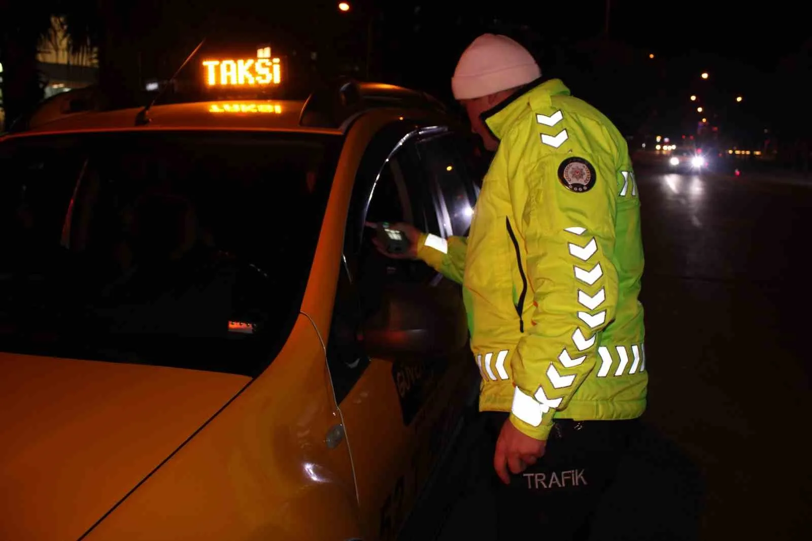 Ordu'nun Ünye İlçe Emniyet Müdürlüğü ekipleri, Ramazan ayı dolayısıyla iftardan