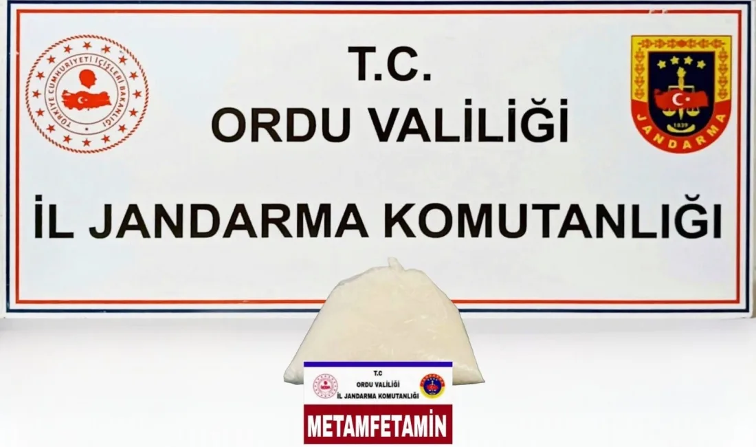 Ordu'da otobüs kargo bölümünde 1 kg uyuşturucuyla yakalanan M.Ş.(45) ve