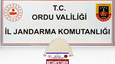Ordu'da otobüs kargo bölümünde 1 kg uyuşturucuyla yakalanan M.Ş.(45) ve