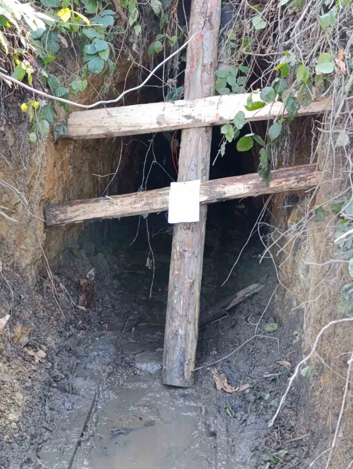 Zonguldak'ta polis ekiplerinin ruhsatsız maden ocaklarına yönelik operasyonunda 3 ocak