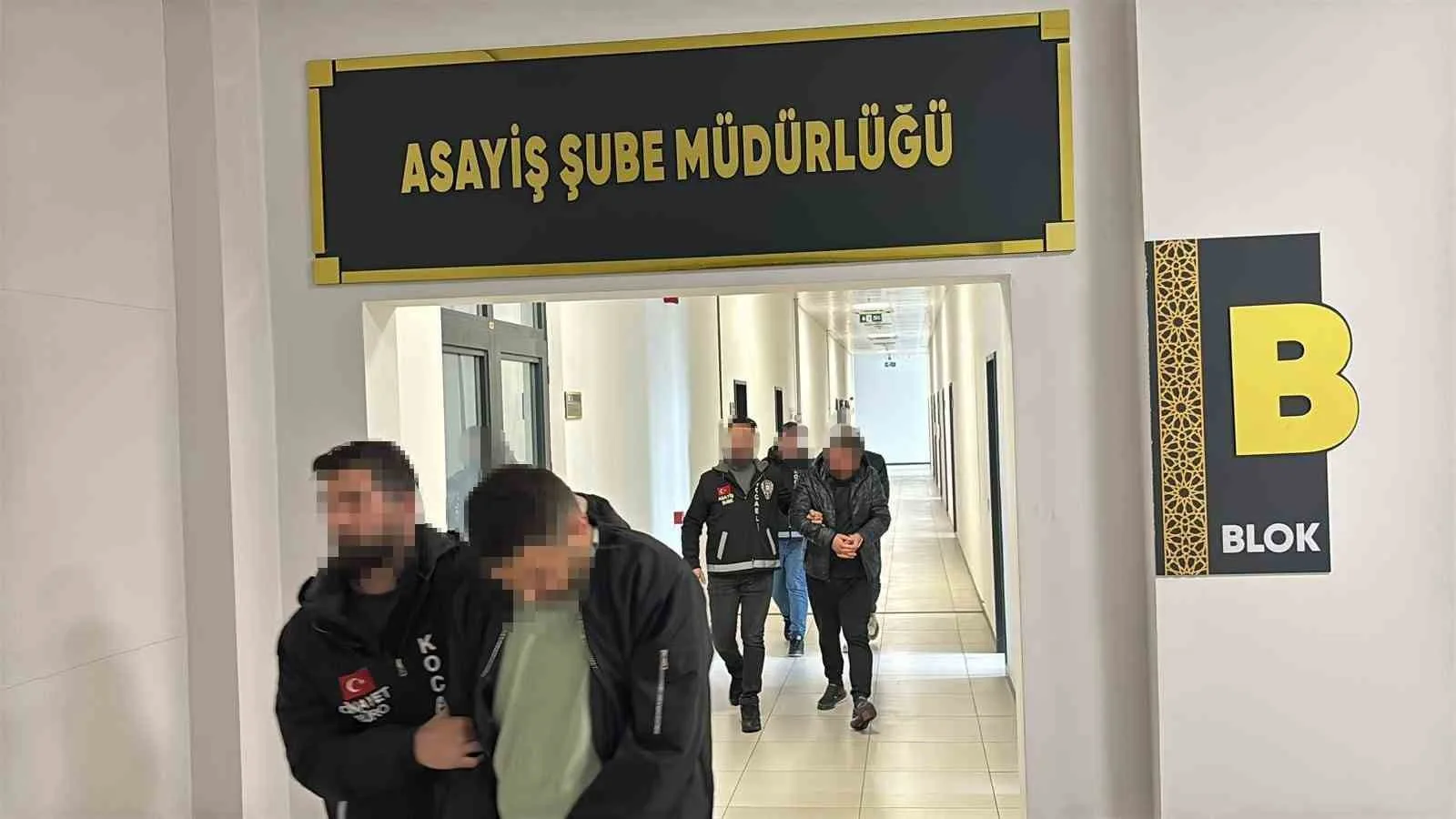 Kocaeli'nin Gebze ilçesinde Bayram Zunluoğlu'nu evinin önünde çapraz ateşte öldüren