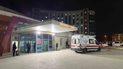 Sivas'ın Gürün ilçesinde iftar vakti ses bombası patlatmak isterken elinde