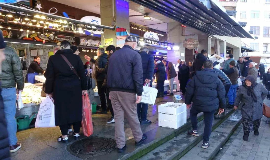 Trabzon Balık Hali'nde Ramazan ayında balığa olan ilgi arttı. Hamsi