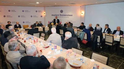 Atatürk Üniversitesi Rektörü Prof. Dr. Ahmet Hacımüftüoğlu, öğrenciler için düzenlenen