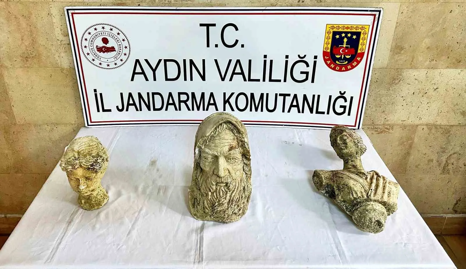 Aydın’ın Germencik ilçesinde Roma dönemine ait eserleri 200 bin dolara