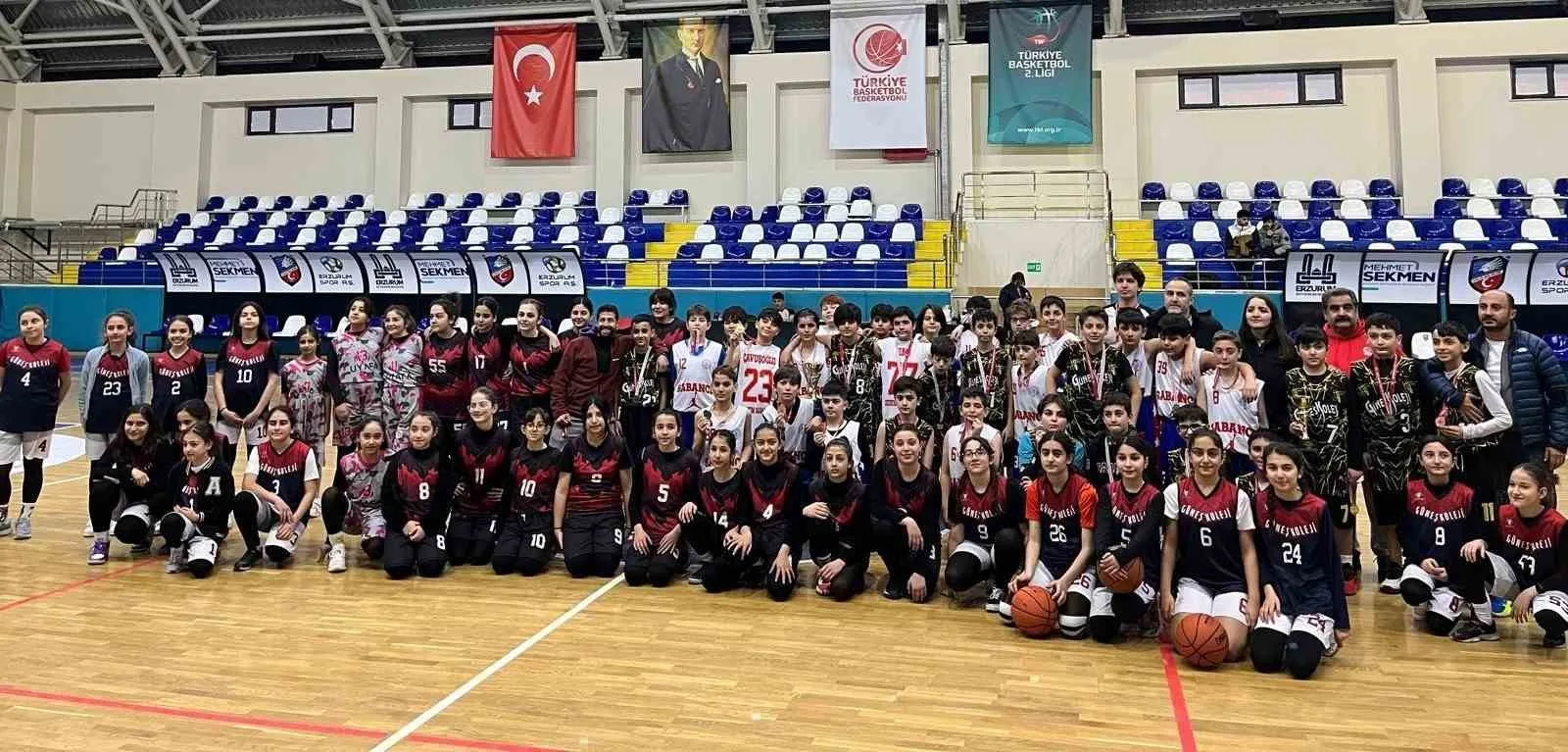 Sabancı Ortaokulu, Küçükler Basketbol İl Şampiyonasında erkeklerde ve kızlarda birinci