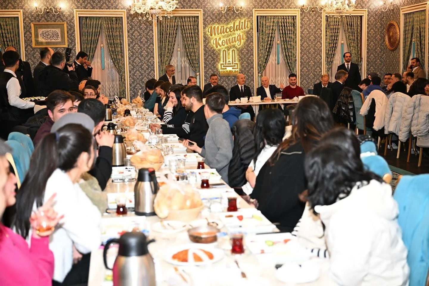 YÖK Başkanı Prof. Dr. Erol Özvar, Erzurum'da gençlerle sahur programında