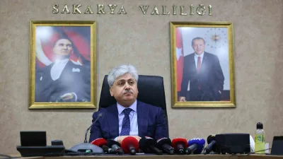 Sakarya'da gerçekleştirilen operasyonlar sonucunda uyuşturucu tacirleri ve kaçakçılar kıskıvrak yakalandı.