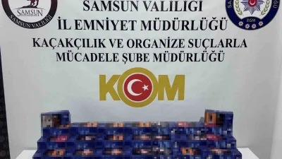Samsun'da polis operasyonunda 20 bin kaçak makaron araçta bulundu. Canik