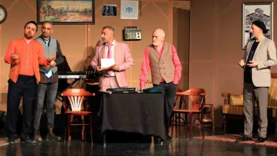 Erzurum Şehir Tiyatrosu'nun "3 Kuşak Erzurum" adlı oyunu büyük ilgi