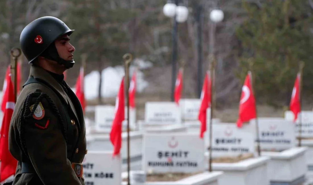 Erzurum’da Çanakkale Zaferi’nin 110’uncu yıl dönümü Karskapı Şehitliği’nde törenle anıldı.